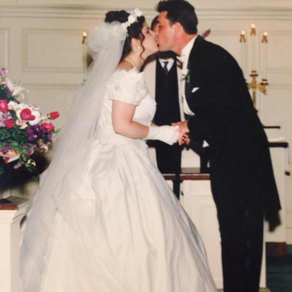 Meet your Posher, Nicole - Picture 1 of 1